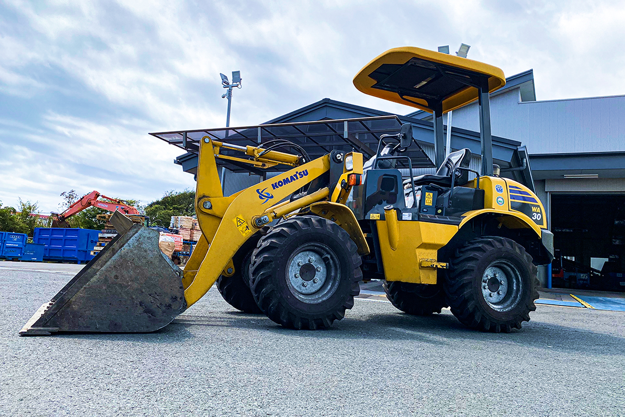 コマツ WA-30