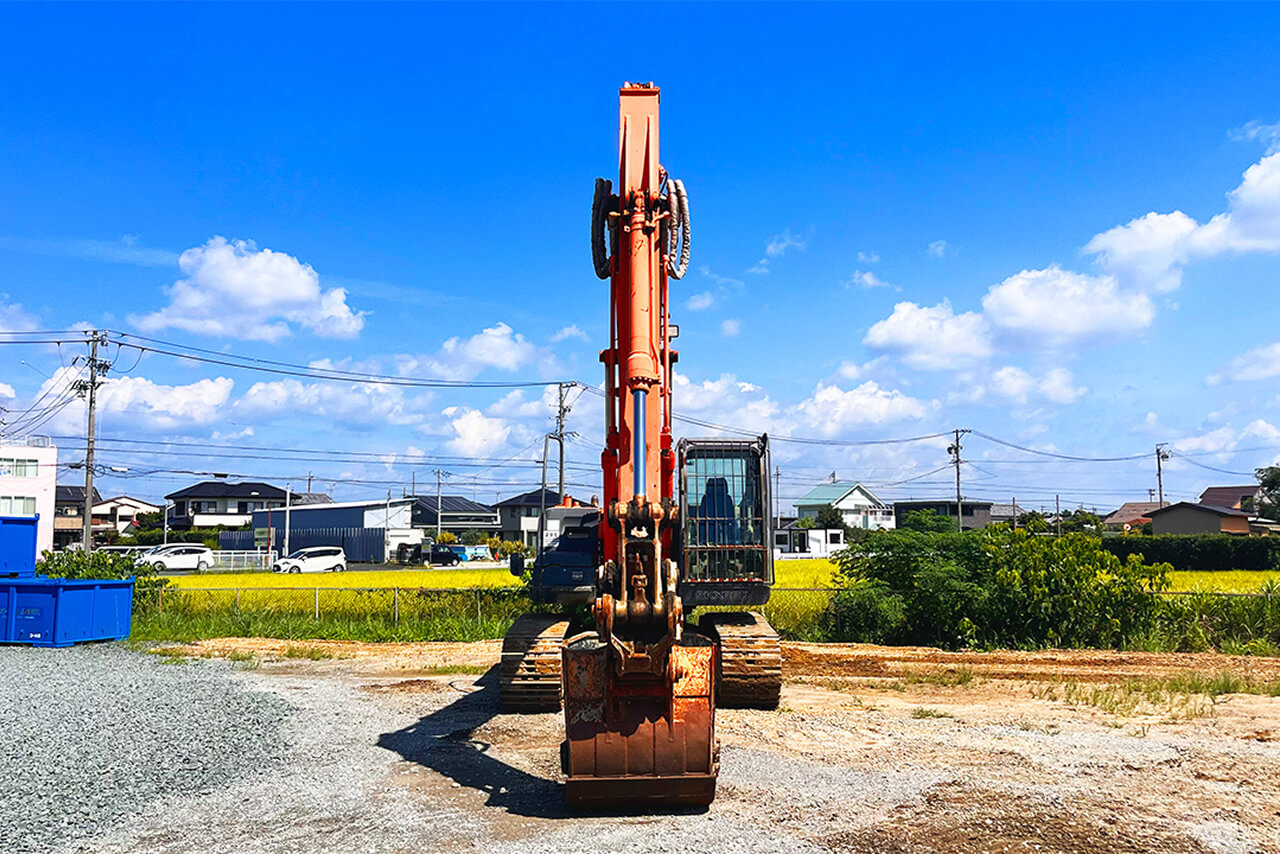 No.1 日立建機 ZX200-3