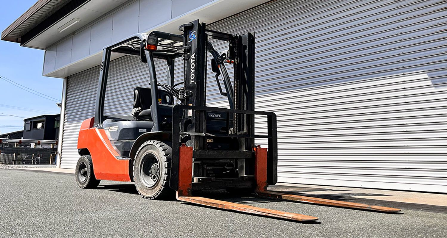 フォークリフト